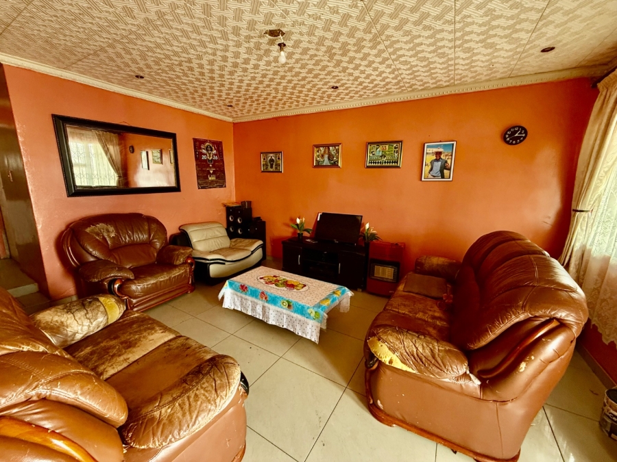 5 Bedroom Property for Sale in Delft South Western Cape